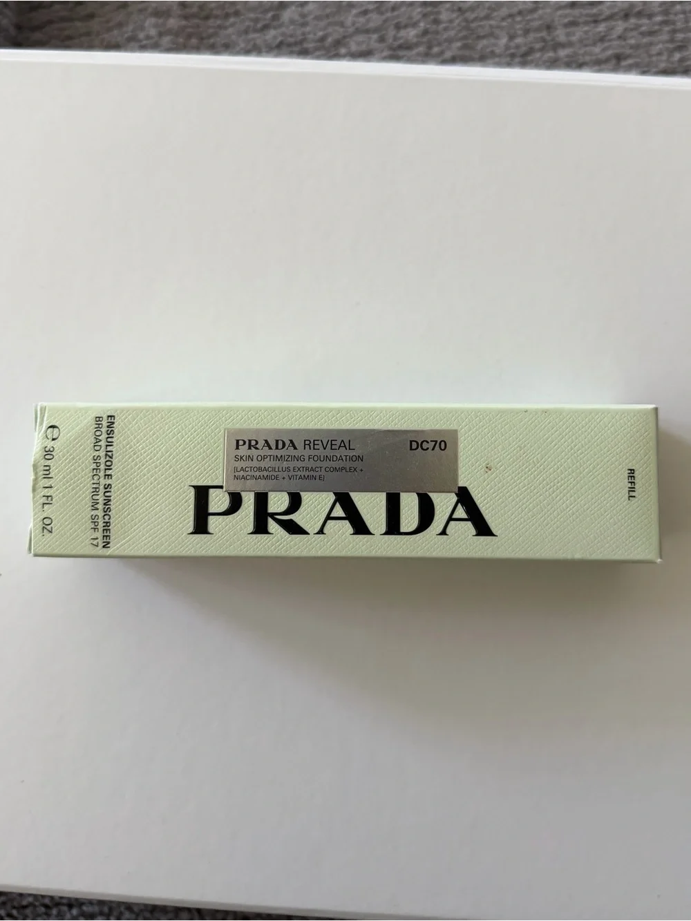 Prada Reveal Foundation DC70